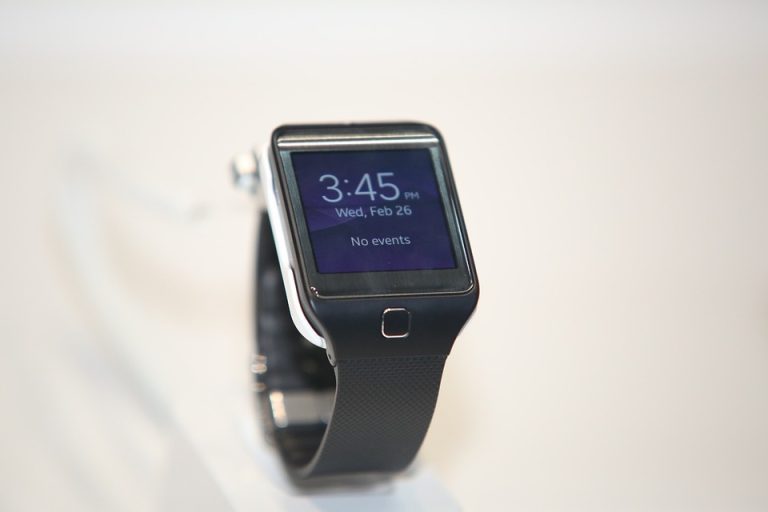 Are Smartwatches the Next Essential Gadget for Students and Professionals?